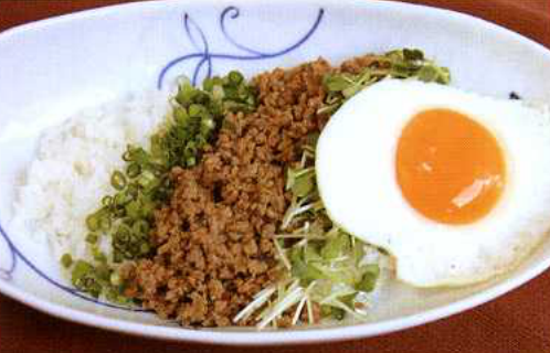 肉みそご飯と実だくさんスープ