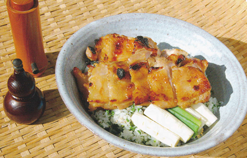 鶏肉のみそ焼き丼と炒めなます