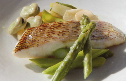 魚と野菜の蒸し焼きとポテたまサラダ