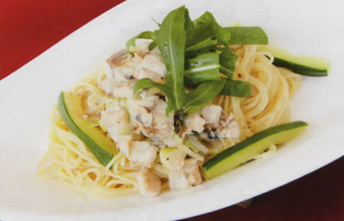 鯵（あじ）のスパゲティとカラフルサラダ