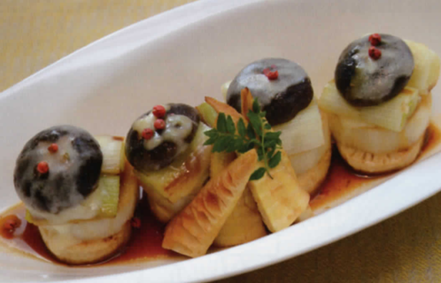 甘い春キャベツご飯とタケノコと野菜の重ね焼き