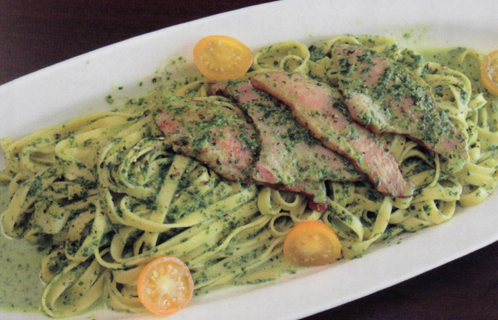 ホウレンソウとベーコンのパスタとホウレンソウとジャガイモのチーズ焼き