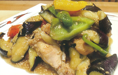 手羽元と秋ナスのみそ煮と秋サケの小松菜クリームソース煮