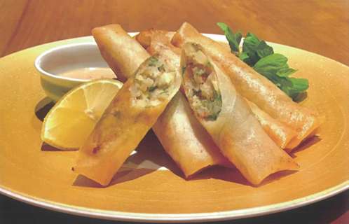 エビ春巻きエスニックソースとタコのエスニック炒め